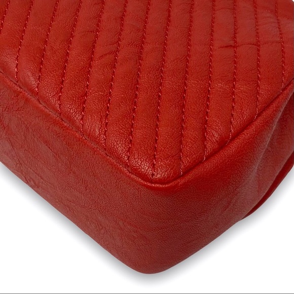 Chanel Wrinkled Lambskin Chevron Flap Red - Picture 9 of 13